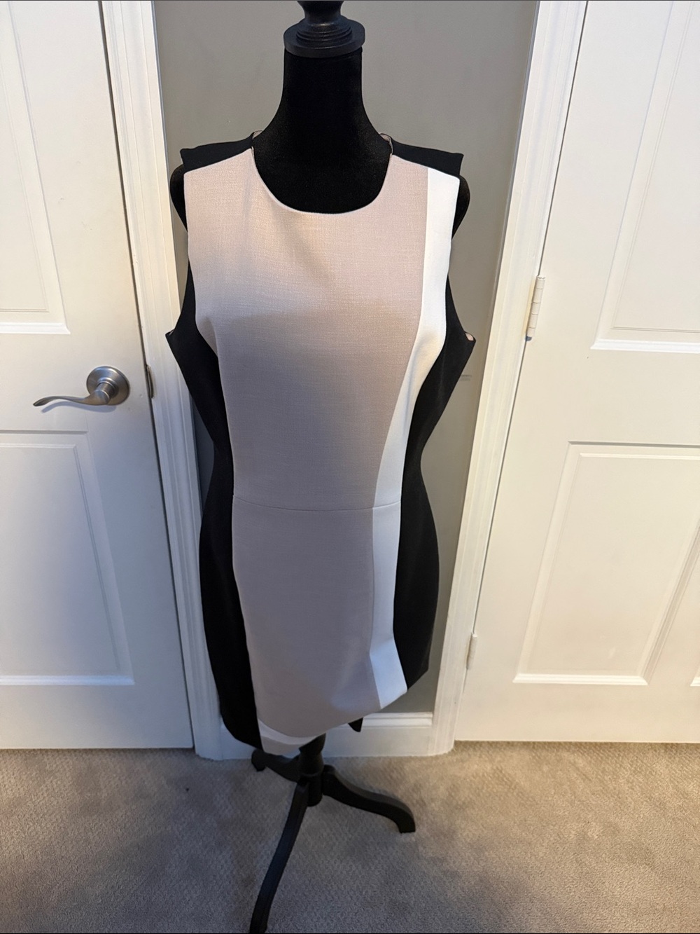 White House Black Market Black and Cream Colorblock Mini Sheath Dress